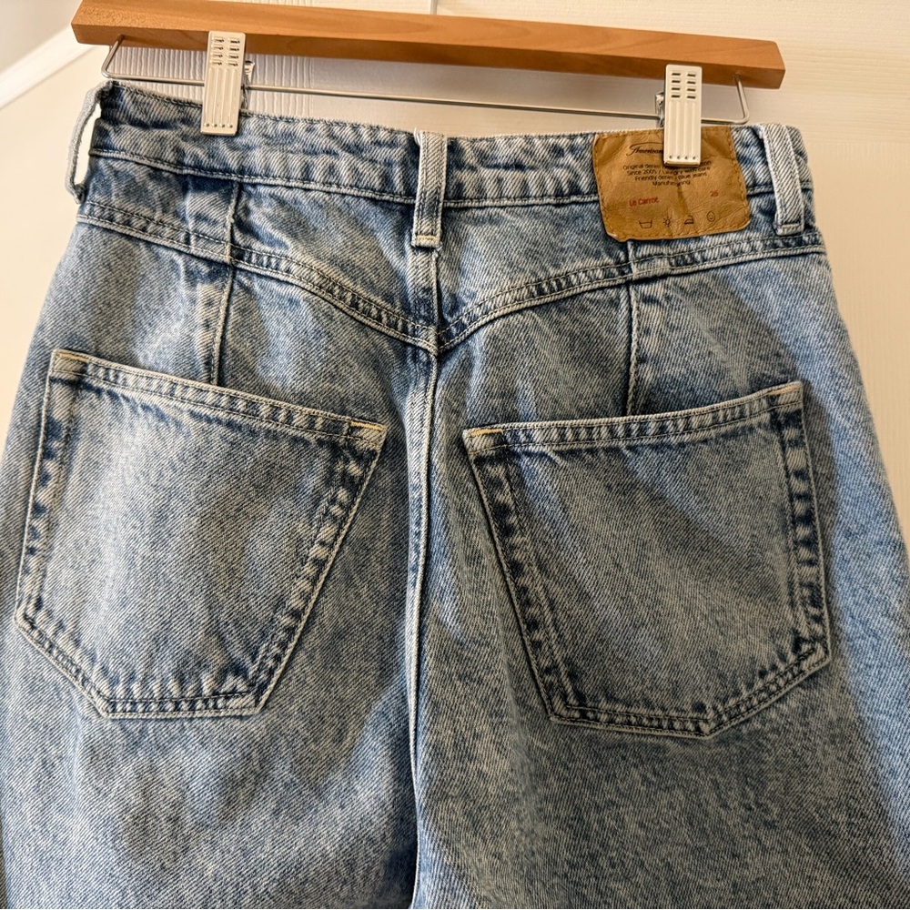 Baggy Light Blue Cropped Jeans
